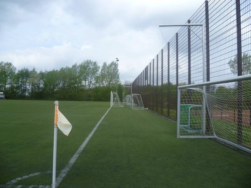 Trainingsgelnde_am_Rewirpowerstadion_Platz_3