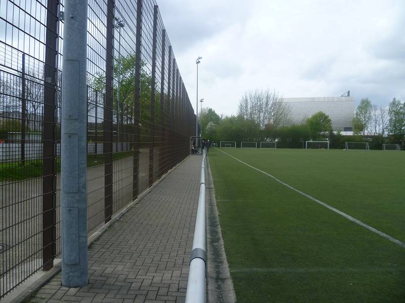 Trainingsgelnde_am_Rewirpowerstadion_Platz_3