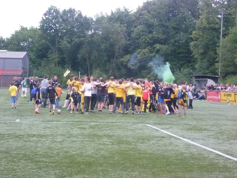 Glck_Auf_Sportplatz