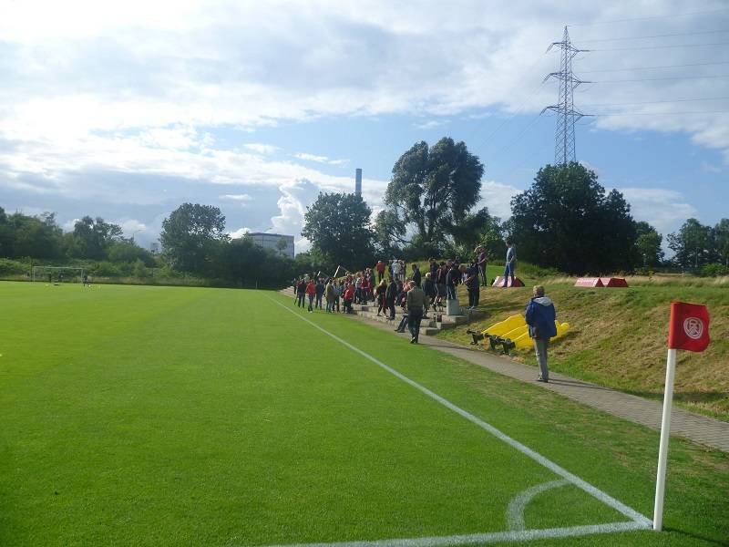 Willi-Lippens-Sportplatz